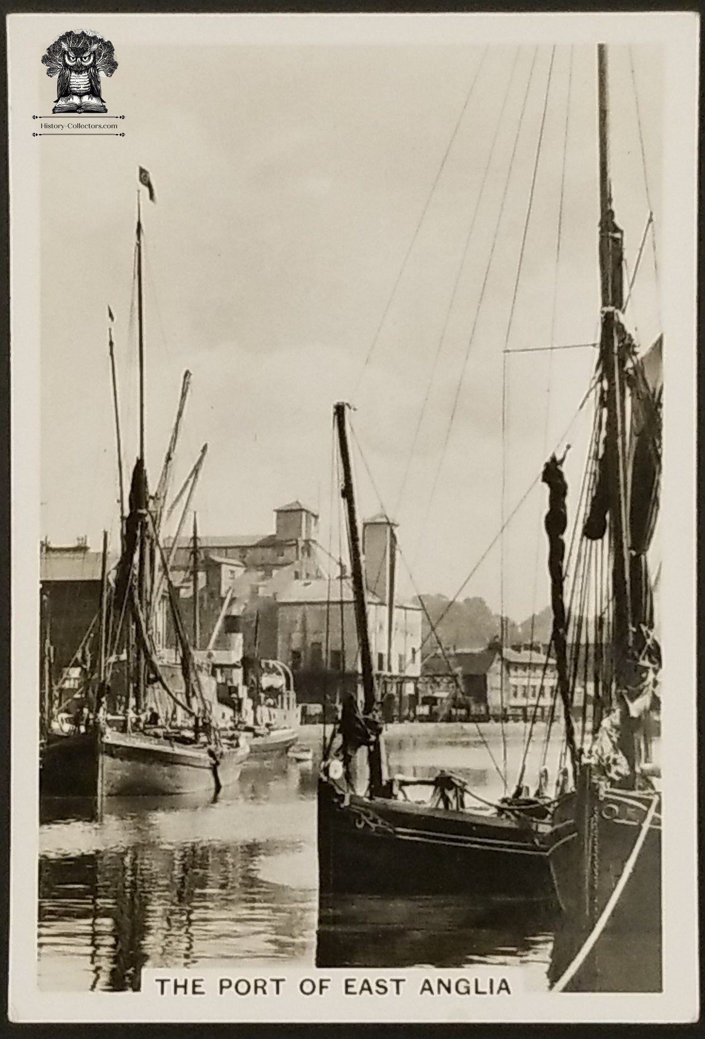 1939 UK Coastwise Senior Service Cigarettes Port of East Anglia Trading Card - Japan Tobacco