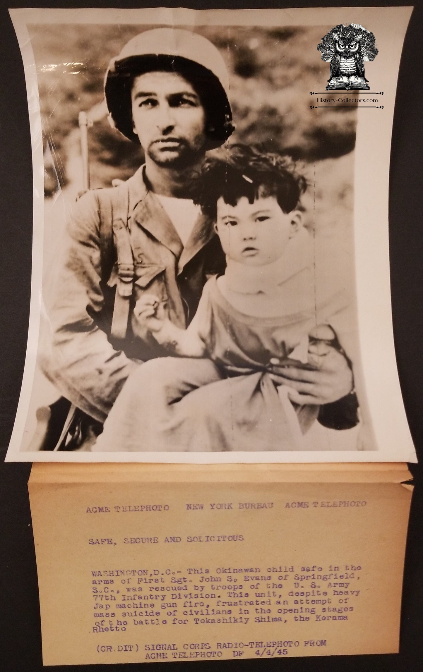 1945 WWII Acme Newspictures Signal Corps Radio Telephoto New York Bureau - First Sgt John S Evans Springfield SC With Okinawan Child - US Army 77th Infantry Division - Battle For Tokashiki Shima The Kerama Retto