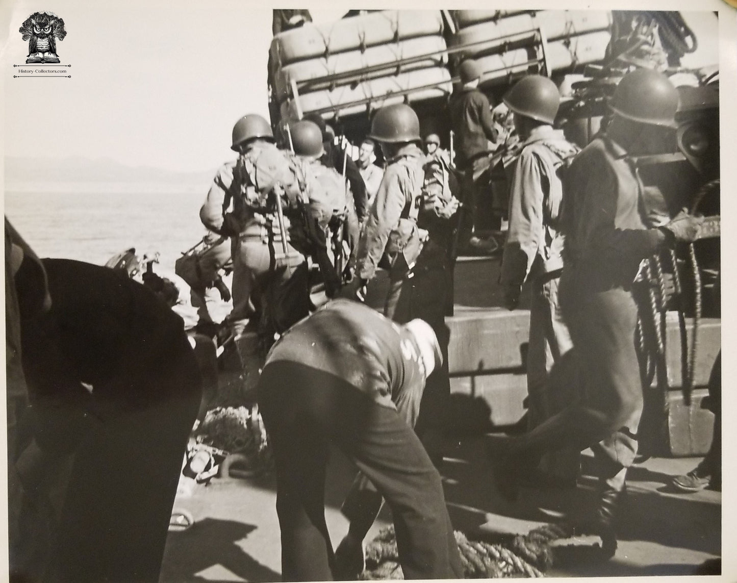c1940s WWII Era United States Marines USMC Preparing Pacific Theater Beach Landing Photograph - 10x8