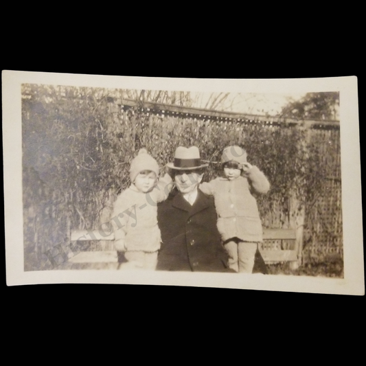 1929 Father Children Christmas Photograph Snapshot Philadelphia PA - Unidentified - December