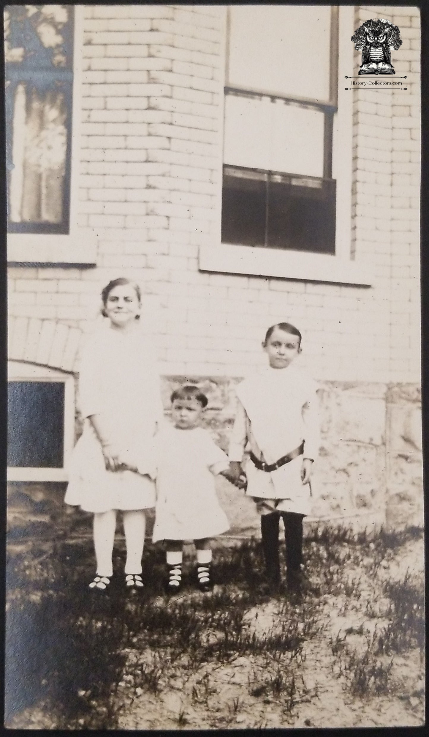 c1904 RPPC Picture Postcard - Americana Children Family Estate Photo - Edwardian Fashion - CYKO Stamp Box