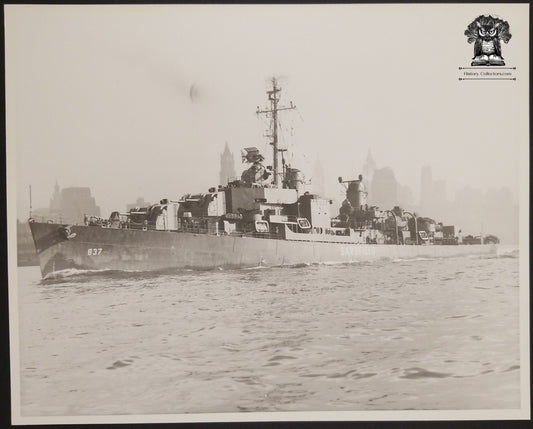 c1945 USS Sarsfield DD-837 United States Navy Destroyer Photograph - City Skyline Atlantic Fleet - 10x8